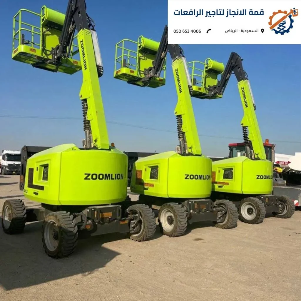 مجموعة رافعات مان لفت حديثة في مقر الشركة بالرياض