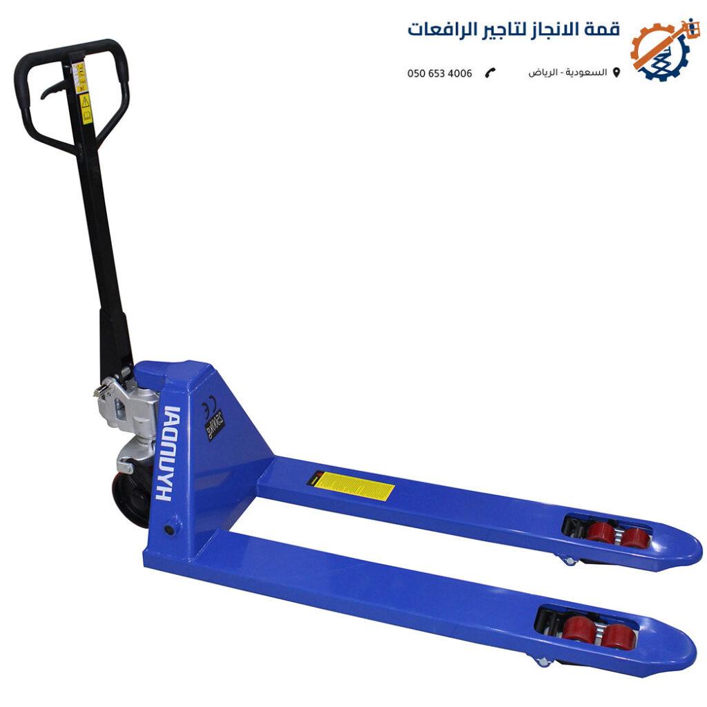 رافعة يدوي الرياض في موقع بناء تحت التشطيب