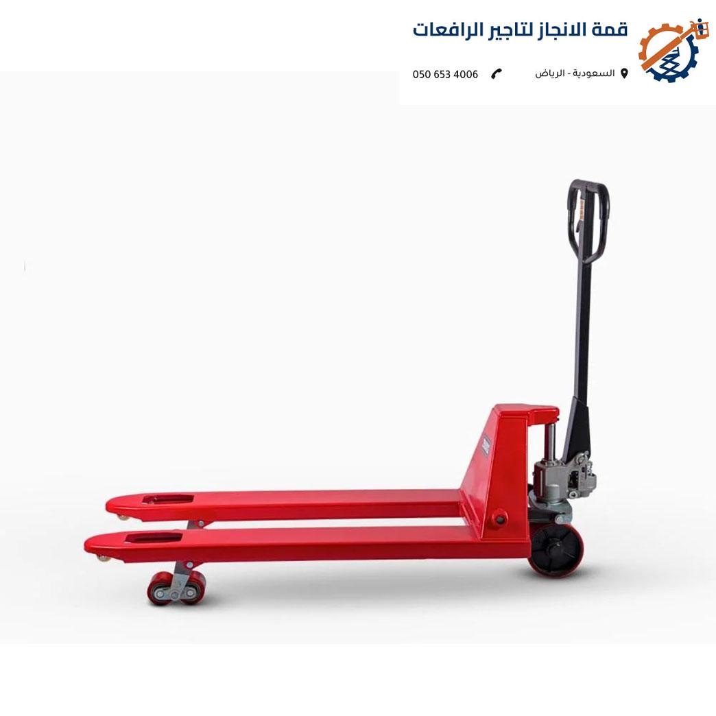 تفريغ شاحنة باستخدام رافعة يدوي الرياض