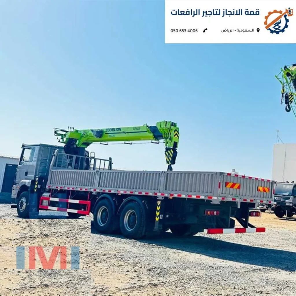 سطحة ونش الرياض تنقل معدة بوبكات بين مواقع العمل